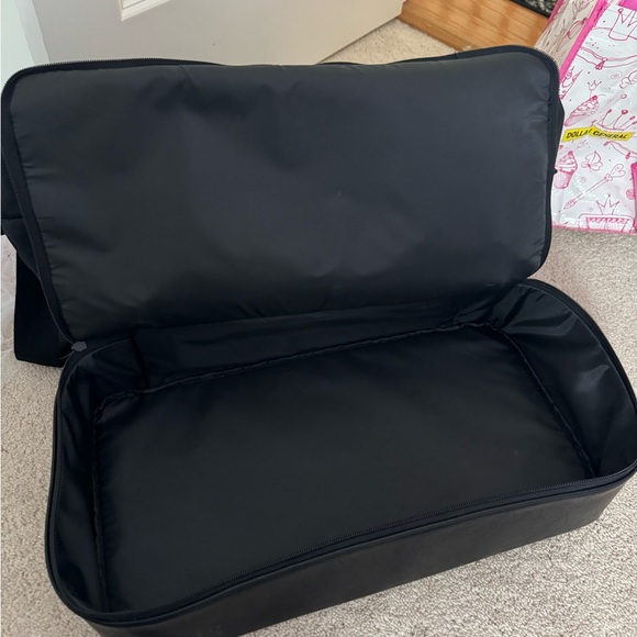 Beis Weekender Bag—Black - Picture 4 of 5